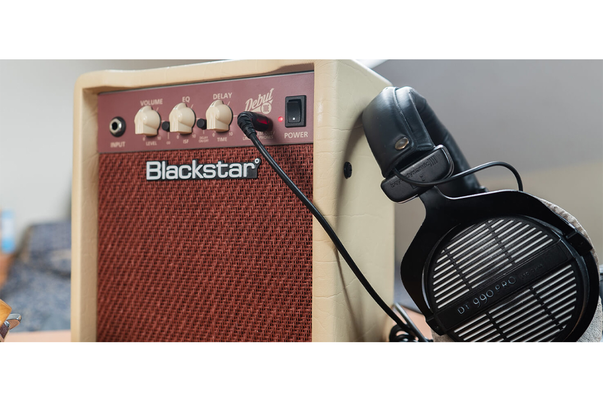 Гітарний комбопідсилювач BLACKSTAR DEBUT 10E CREAM