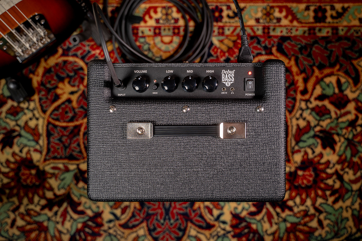 Gitarowy wzmacniacz BLACKSTAR DEBUT BASS 15