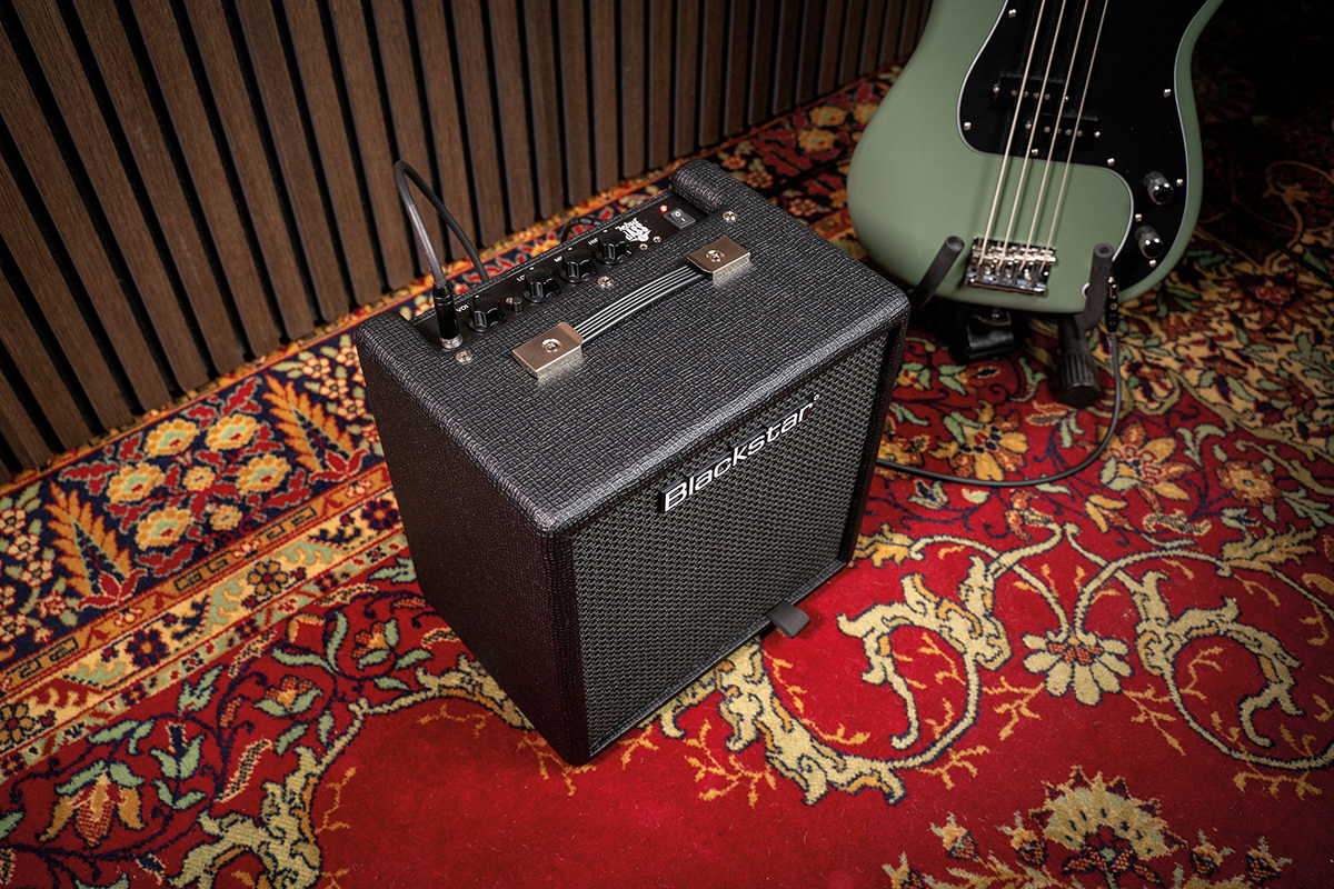 Gitarowy wzmacniacz BLACKSTAR DEBUT BASS 15